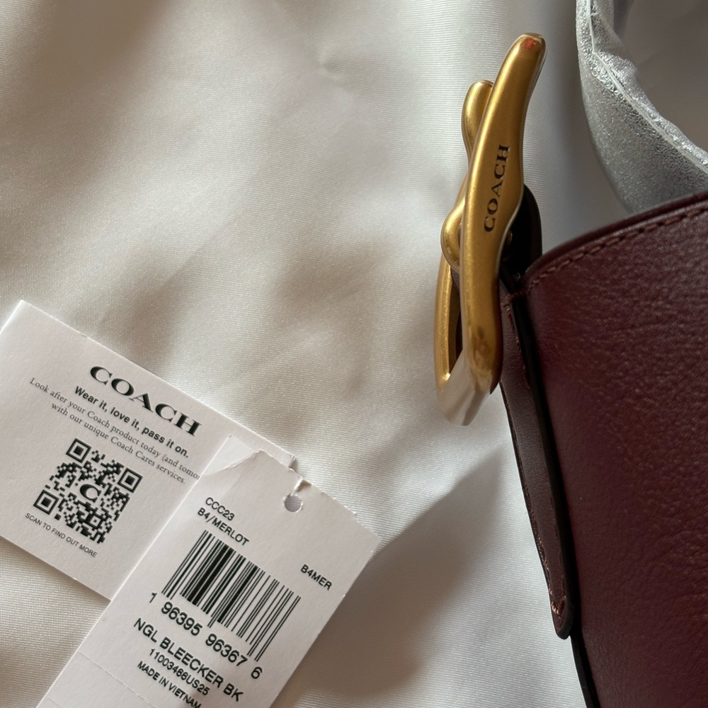 Coach Bleecker bucket bag, merlot - Picture 10 of 11